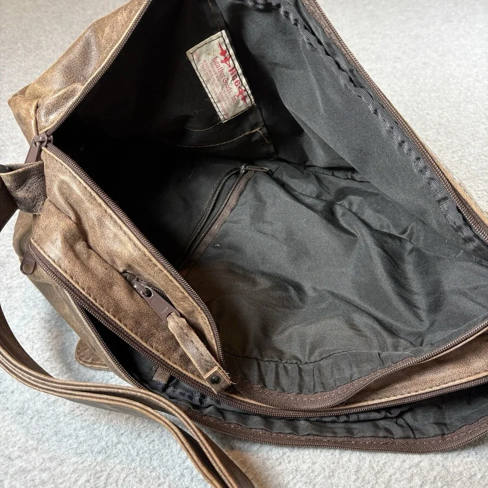 VTG Ace Leather Goods USA Brown Distressed Leather Teardrop Sling Backpack Bag